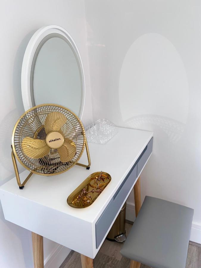 Apartment In Stepney Green Лондон Экстерьер фото